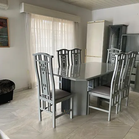In Center Holiday home Limassol