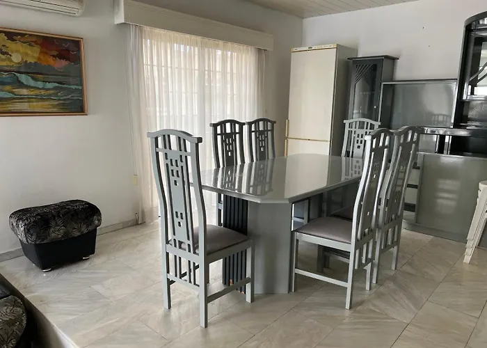 In Center Prázdninový dům Lemesos